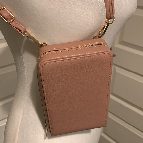 Women’s Soft Pink Crossbody Purse - New Without Tags - Picture 7 of 16